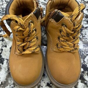 Eddie Bauer Kids Tan Boots 7M